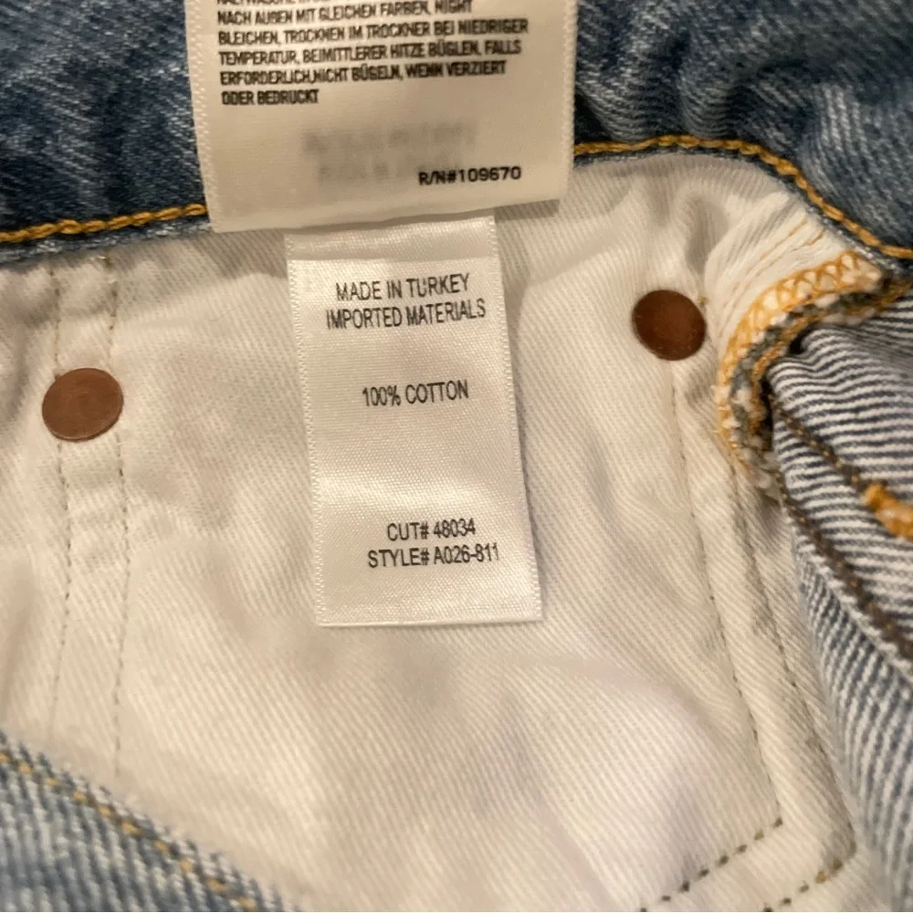 Agolde Women's Parker Vintage Cut-Off Denim Shorts 26 - Picture 3 of 9